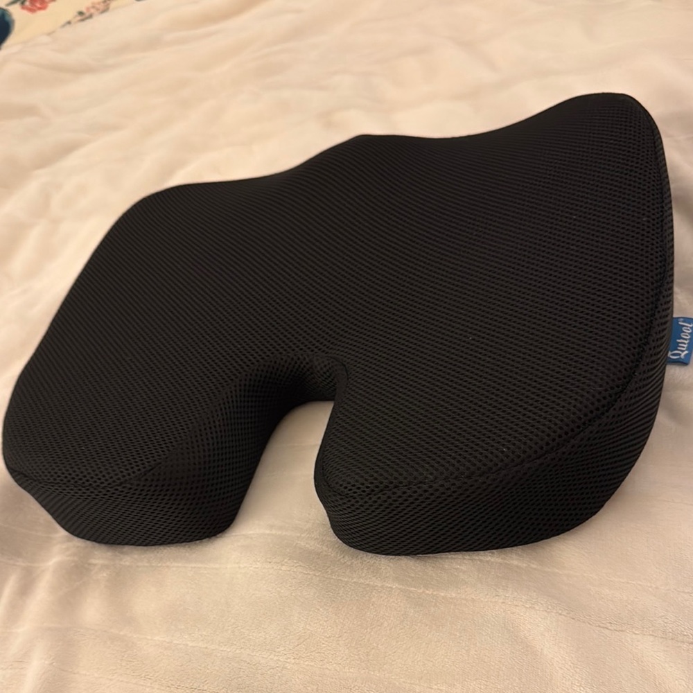 Black Ergonomic Memory Foam Seat Cushion